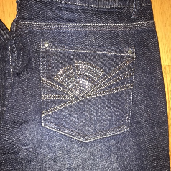White House Black Market Rhinestone Studded Jeans in Size 2 - Picture 3 of 5